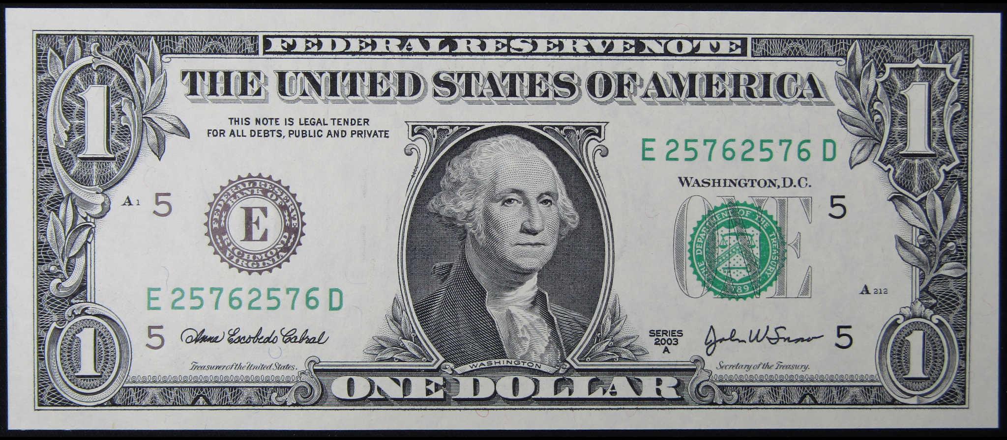 Collectible 2003 US one dollar bill featuring George Washington, serial number E25762576D